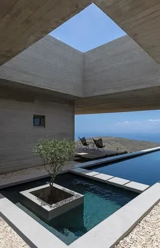 Casa con piscina. islas griegas. arquitectura y paisaje
