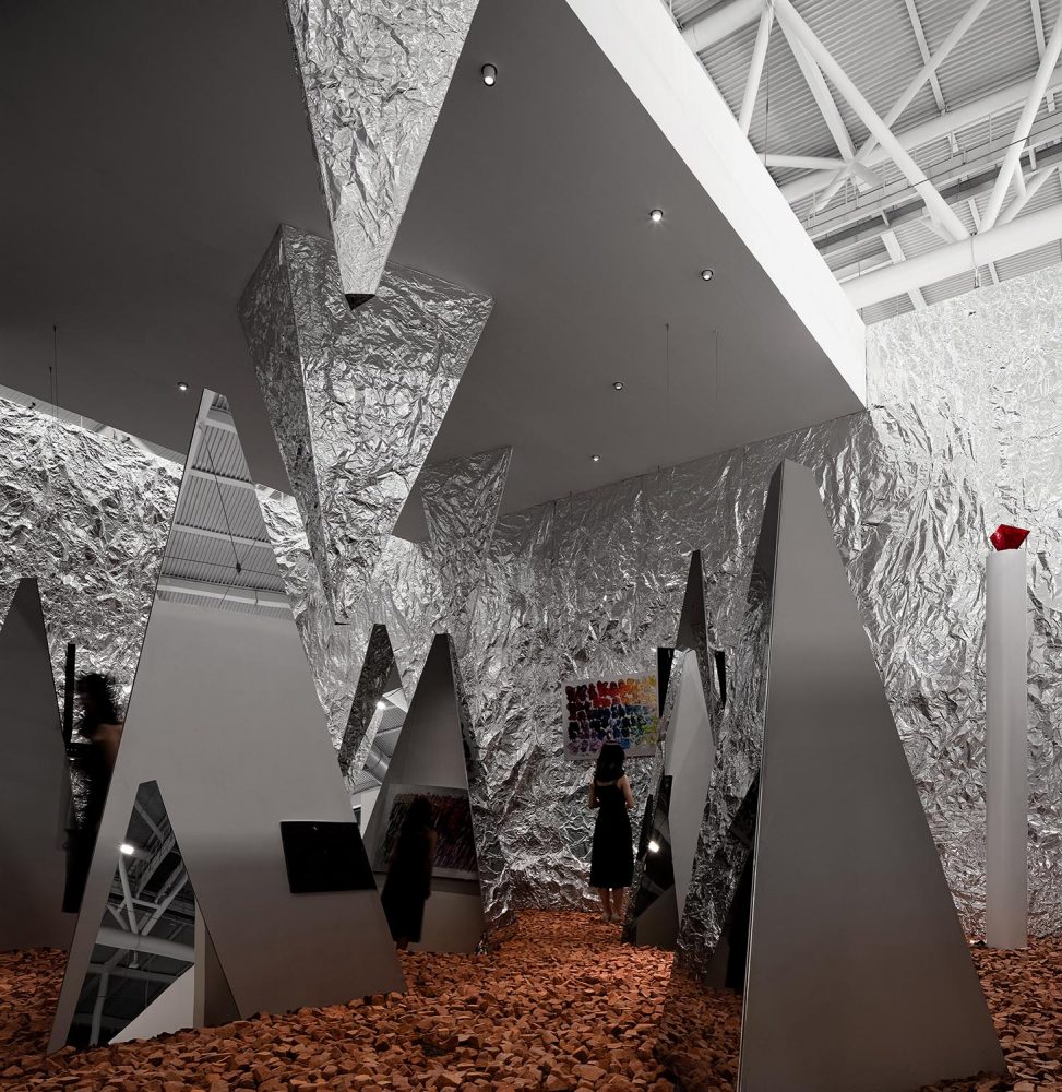 Mirror Gallery AD Architecture. Escenografías emocionales