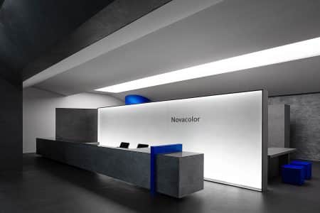Novacolor Paint Showroom. AD Architecture. Escenografías emocionales