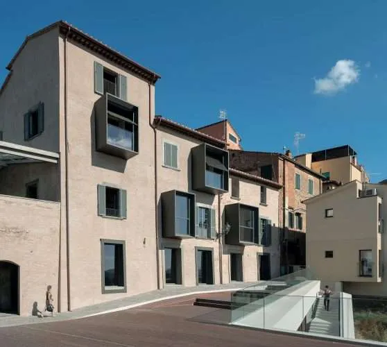 Palazzo Senza Tempo. Mario Cucinella Architects. Peccioli. Italia