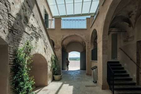 Palazzo Senza Tempo. Mario Cucinella Architects. Peccioli. Italia