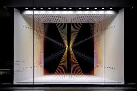 Beauty Innovation. Shiseido Ginza Building, Tokio. We+. Escaparatismo