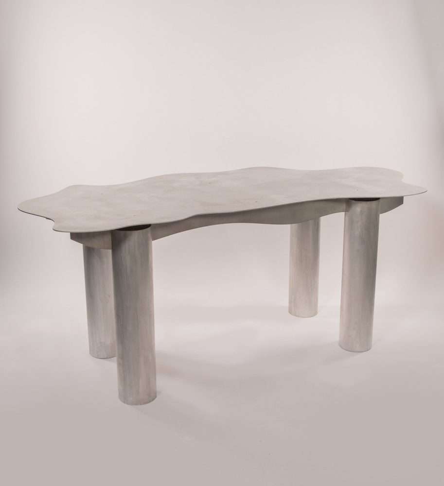 mueble de metal. mobiliario clásico. Six Dots