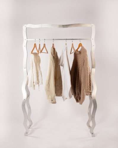 mueble de metal. mobiliario clásico. Six Dots