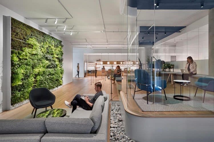 app Slack. sendero de la Cresta del Pacífico. Studio O+A