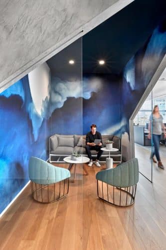 app Slack. sendero de la Cresta del Pacífico. Studio O+A