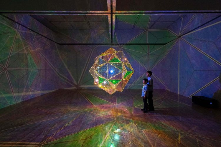 Sometimes the river is the bridge. Olafur Eliasson. Exposición contra la huella de carbono