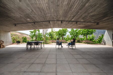 casa enterrada, cubierta verde, Olgoo, The Inside Home