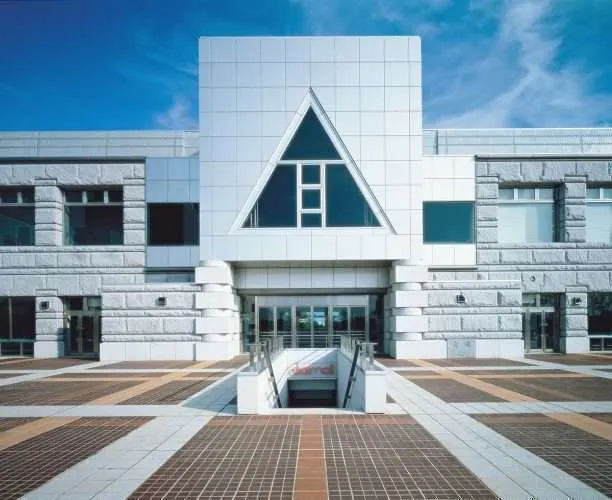 Centro de Congresos de Tsukuba. Arata Isozaki. 1974