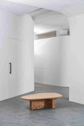 Mobiliario sostenible. Burnt cork. Caucho quemado. Noé Duchaufour-Lawrance. Made in Situ