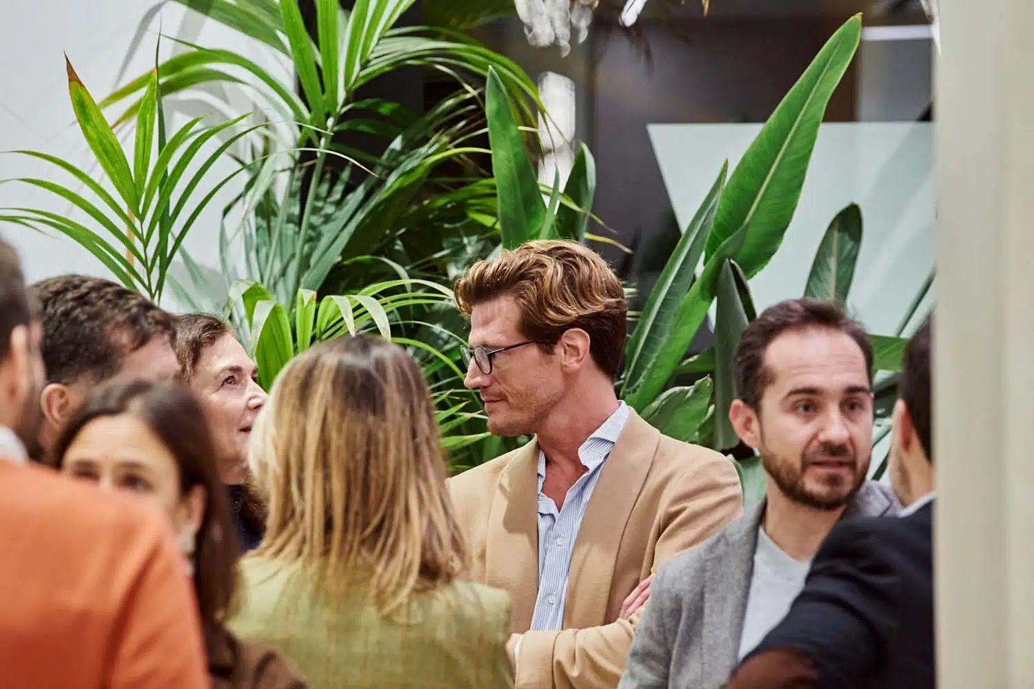 Público en el cocktail tras la charla de Studiopepe