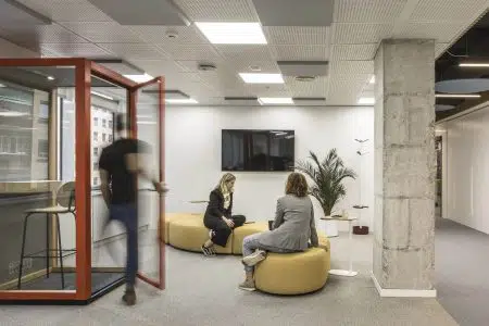 Spin Master. Oficinas modernas y funcionales en Valencia. DESTUDIO ARQUITECTURA