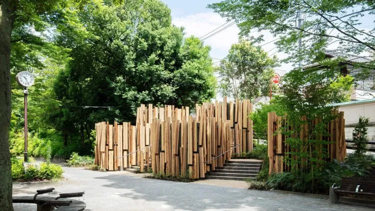 Kengo Kuma. arquitectura de madera. baño público