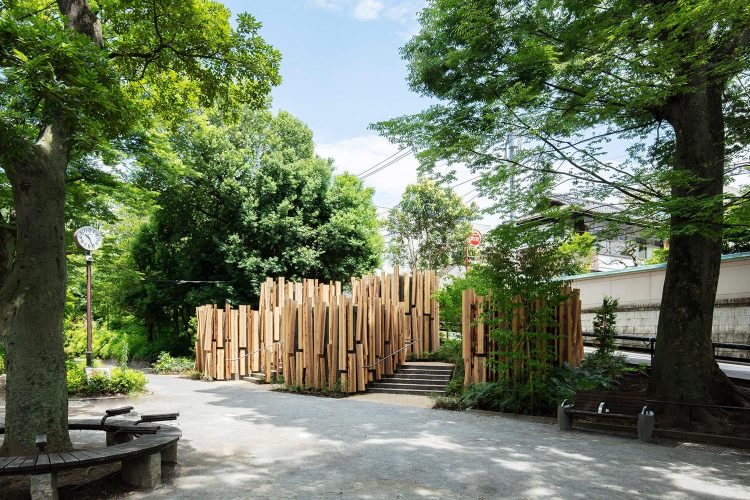 Kengo Kuma. arquitectura de madera. baño público