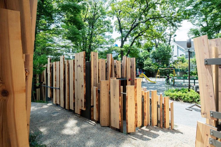 arquitectura de madera. baño público