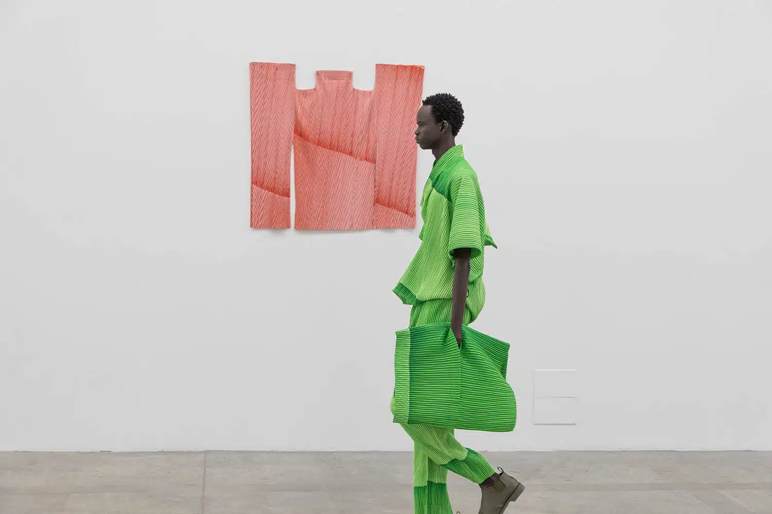 Issey Miyake y Ronan Bouroullec. Paris Fashion Week 2024